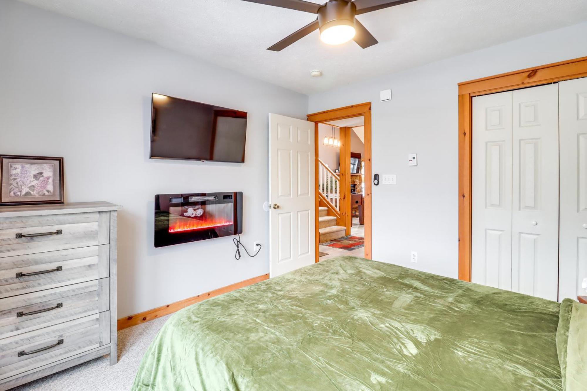 Cozy Cove Near Waterparks, Zip Line, And Holiday home *